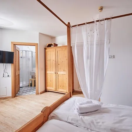 Bed & Bike Ledro Hotel